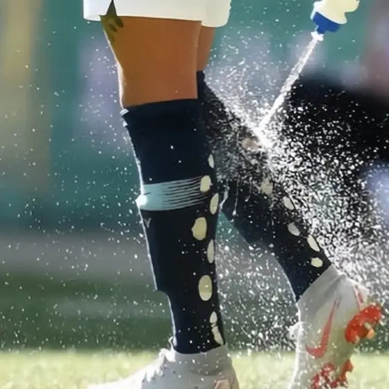 Matchday photo: footballer wearing socks with holes cut at the calf (case 01)